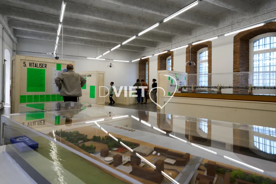 Photo TOULOUSE by VIET - Maquettes d'architecture et projets urbains (1960-2022)