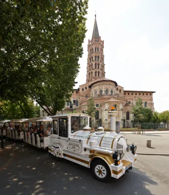 Photo TOULOUSE by VIET - Petit train touristique Place Saint Sernin