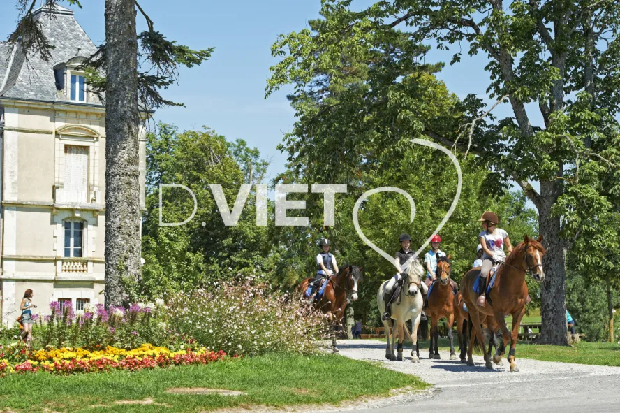 Photo TOULOUSE by VIET - Centre equestre de Combelles