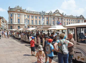 Photo TOULOUSE by VIET - Petit train touristique capitole