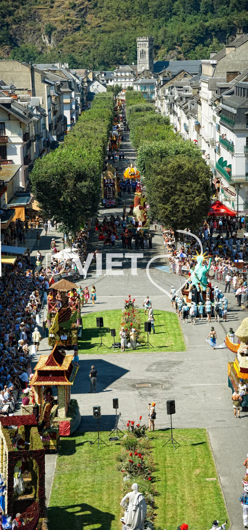 Photo TOULOUSE by VIET - Luchon fetes des fleurs