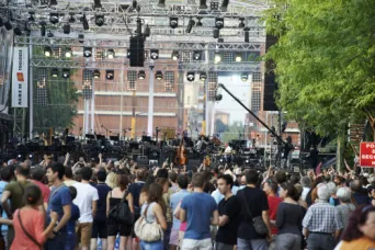 Photo TOULOUSE by VIET - 14 juillet 2013 allees Jean Jaures