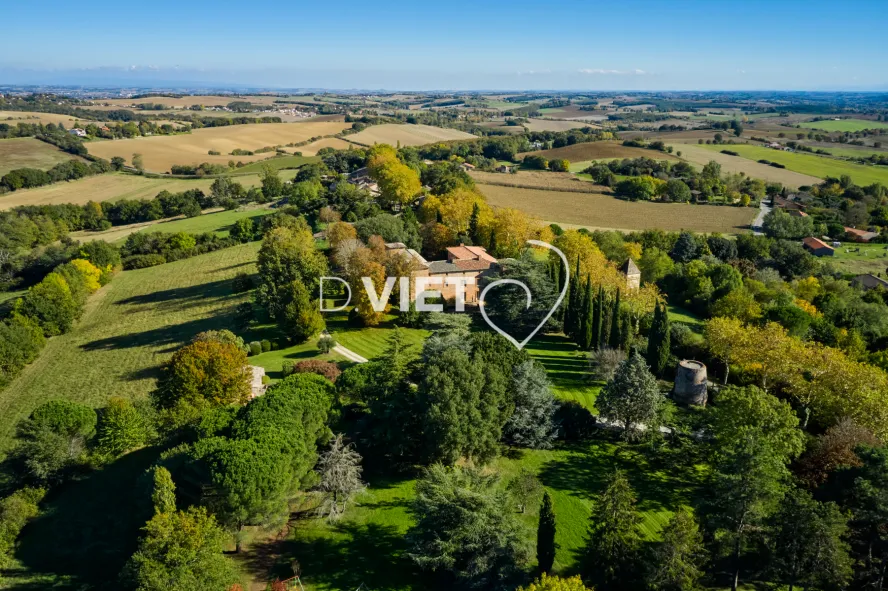 Photo TOULOUSE by VIET - le pigeonnier de Brèges