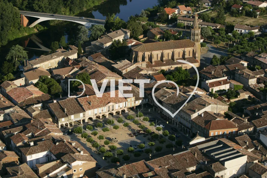 Photo TOULOUSE by VIET - 81 L'ISLE SUR TARN N43°51140 E001°48310 ©VIET 361.com