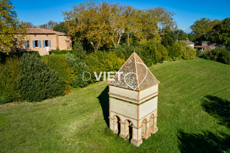 Photo TOULOUSE by VIET - le pigeonnier de Brèges