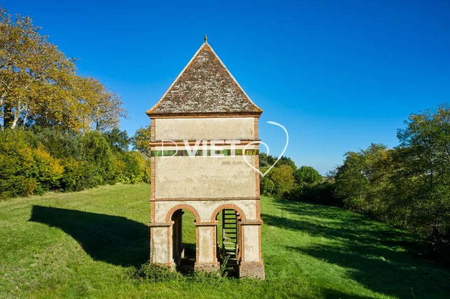 Photo TOULOUSE by VIET - le pigeonnier de Brèges