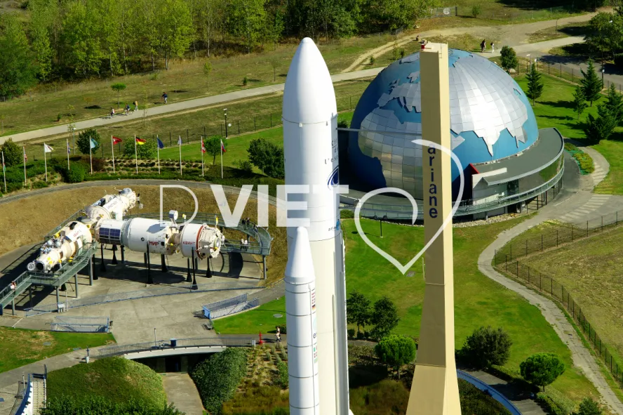 Photo TOULOUSE by VIET - Cité de l'espace