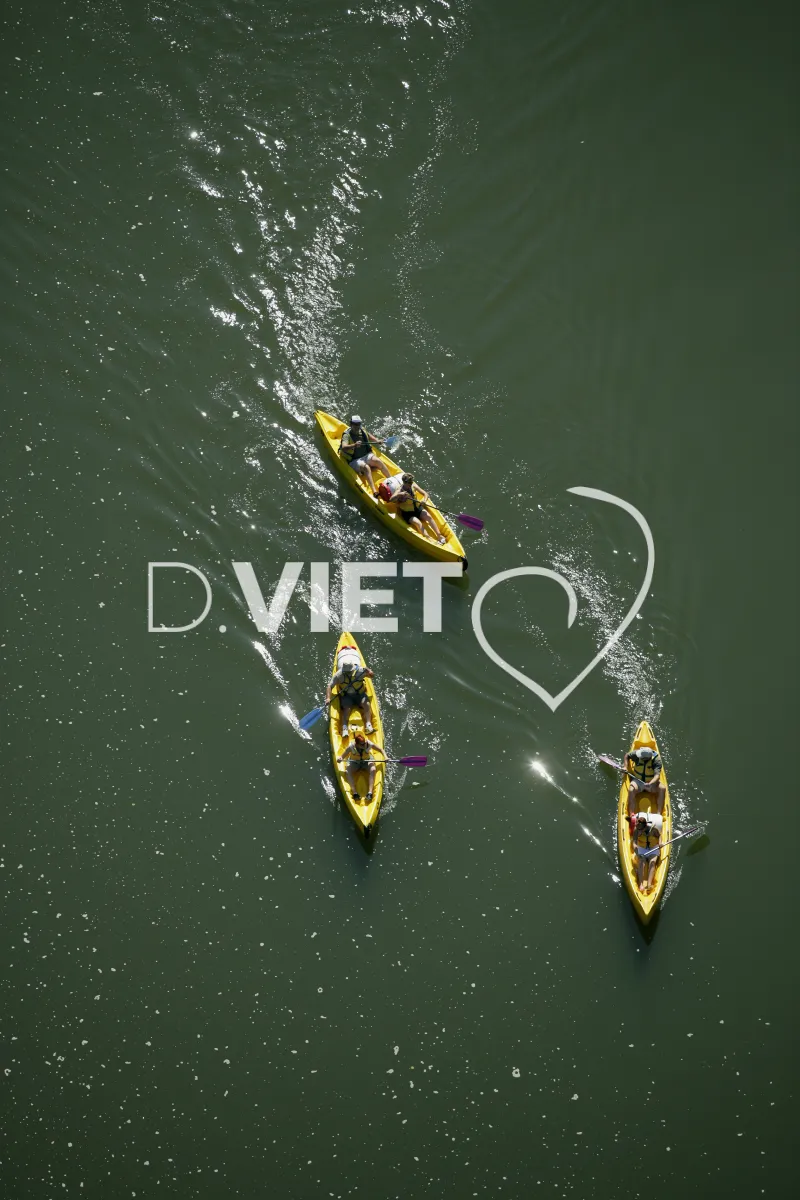 Photo TOULOUSE by VIET - 82 ST ANTONIN RIVIERE L'AVEYRON N44°09012 E001°45230 ©VIET 361.com