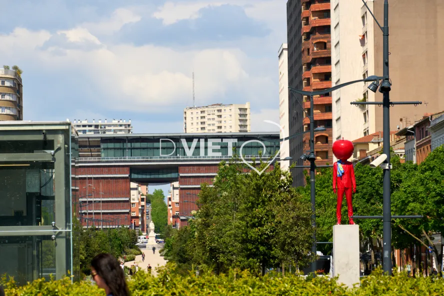 Photo TOULOUSE by VIET - Médiathèque José Cabanis