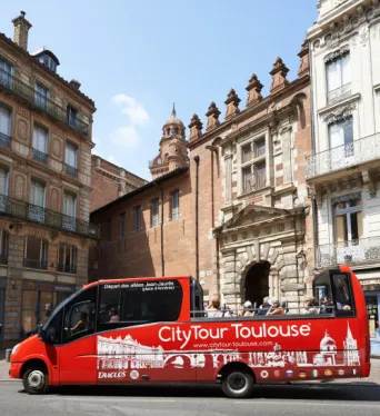 Photo TOULOUSE by VIET - City tour Place d'Assezat