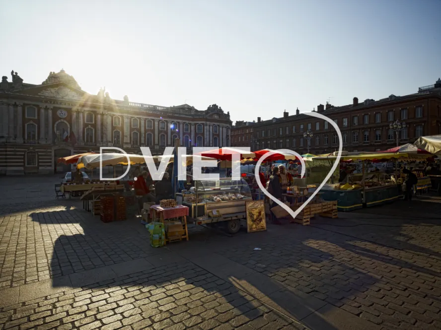 Photo TOULOUSE by VIET - Marché bio place du Capitole