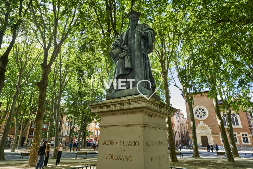 Photo TOULOUSE by VIET - Place des Salins