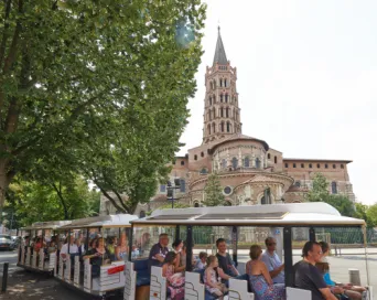 Photo TOULOUSE by VIET - Petit train touristique Place Saint Sernin