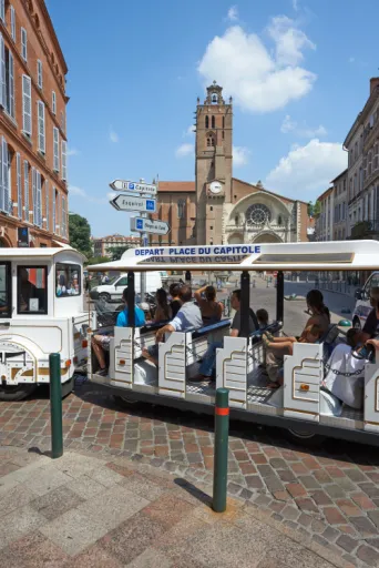 Photo TOULOUSE by VIET - Petit train touristique Rue Croix Baragnon et St Etienne