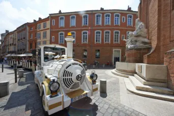 Photo TOULOUSE by VIET - Petit train touristique Place ST Georges