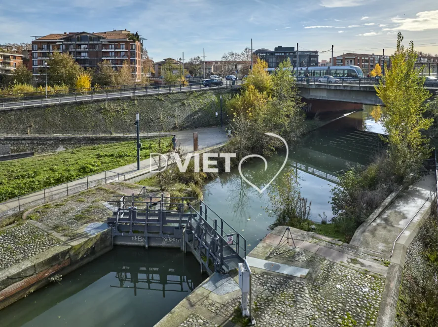 Photo TOULOUSE by VIET - Tram et pont Saint Michel Ecluse